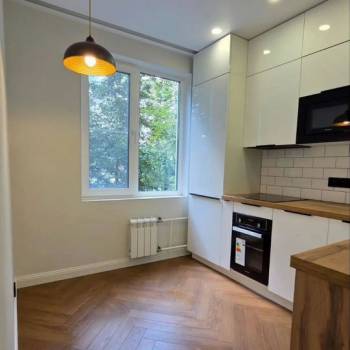 Продается 1-комнатная квартира, 35 м²