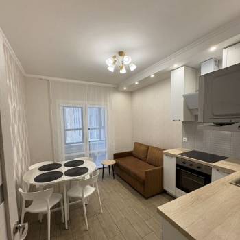 Сдается 1-комнатная квартира, 51 м²