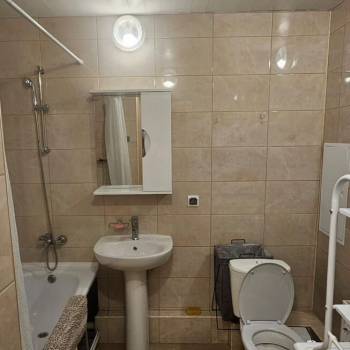 Сдается 1-комнатная квартира, 42 м²