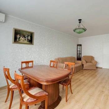 Продается Многокомнатная квартира, 156,9 м²