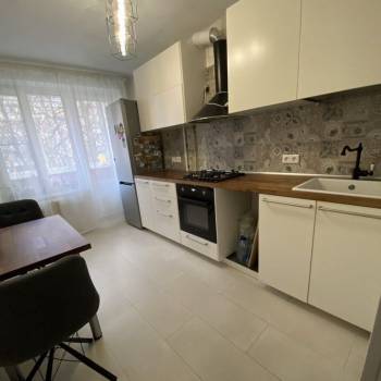 Продается 1-комнатная квартира, 35 м²