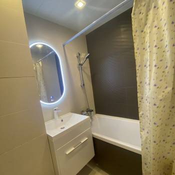 Продается 1-комнатная квартира, 35 м²