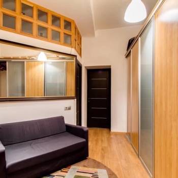 Продается 1-комнатная квартира, 37 м²