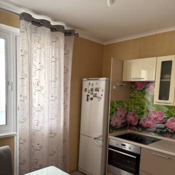 Продается 1-комнатная квартира, 39,8 м²
