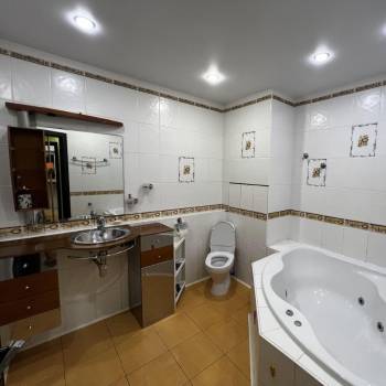 Сдается 2-х комнатная квартира, 65 м²