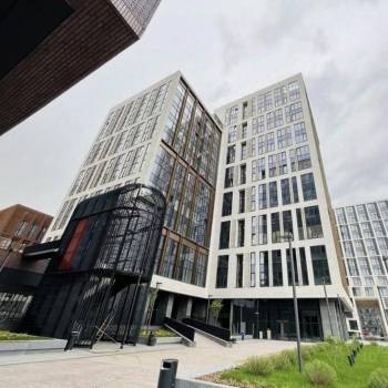 Продается 1-комнатная квартира, 120 м²