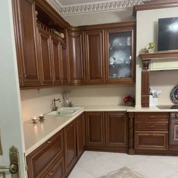 Продается Многокомнатная квартира, 180 м²