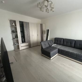Продается 1-комнатная квартира, 40 м²