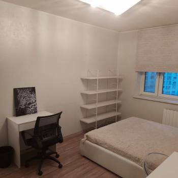 Сдается Многокомнатная квартира, 90 м²