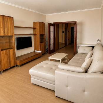 Сдается Многокомнатная квартира, 106 м²