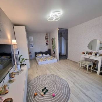 Продается 1-комнатная квартира, 35 м²
