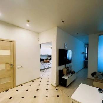 Продается 1-комнатная квартира, 52,6 м²