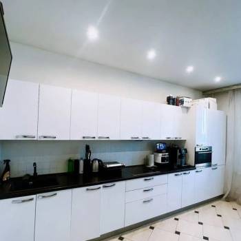 Продается 1-комнатная квартира, 52,6 м²