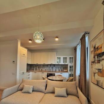 Сдается 1-комнатная квартира, 57 м²