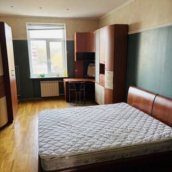 Сдается Многокомнатная квартира, 90 м²