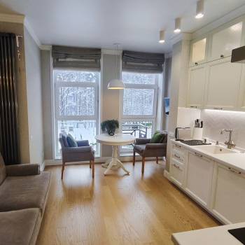 Продается 1-комнатная квартира, 42 м²