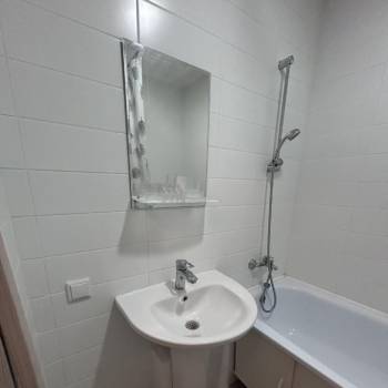 Сдается 1-комнатная квартира, 49,3 м²