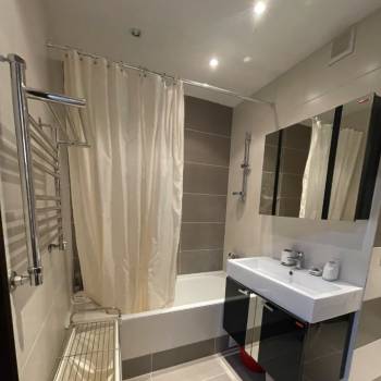 Сдается 2-х комнатная квартира, 70 м²