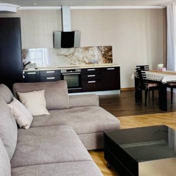 Сдается 2-х комнатная квартира, 90 м²