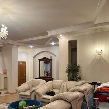 Продается 1-комнатная квартира, 111,2 м²