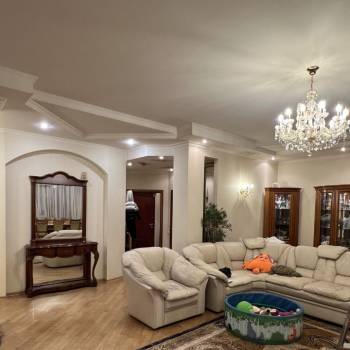 Продается 1-комнатная квартира, 111,2 м²