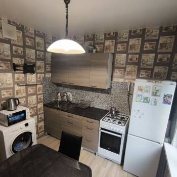 Продается 1-комнатная квартира, 32 м²