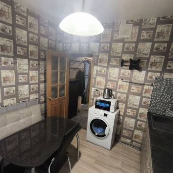 Продается 1-комнатная квартира, 32 м²