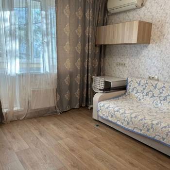 Сдается 1-комнатная квартира, 38 м²