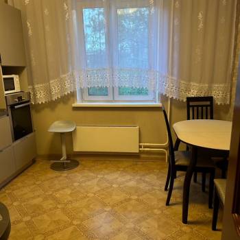 Сдается 1-комнатная квартира, 38 м²