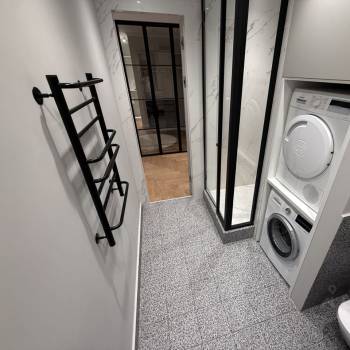 Продается 1-комнатная квартира, 74 м²