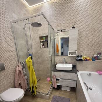 Продается 2-х комнатная квартира, 81 м²