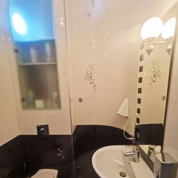 Продается 1-комнатная квартира, 42 м²