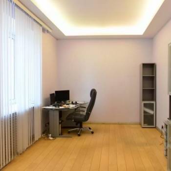 Продается 1-комнатная квартира, 42 м²