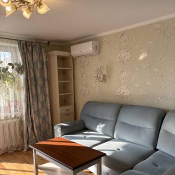 Продается 1-комнатная квартира, 47 м²