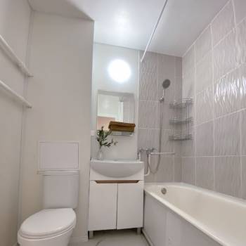 Продается 1-комнатная квартира, 37,3 м²