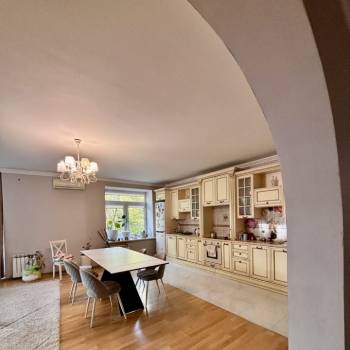 Продается 3-х комнатная квартира, 110 м²