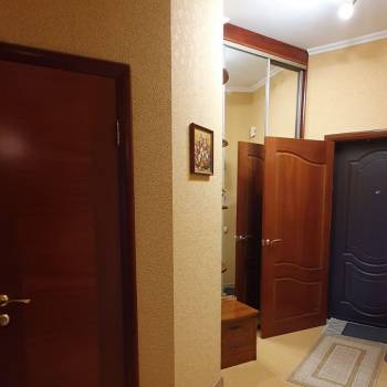 Продается 2-х комнатная квартира, 77 м²