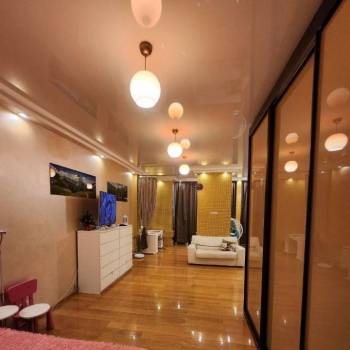Сдается 1-комнатная квартира, 58 м²