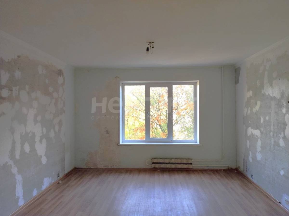 Продаю 3-комн. квартиру, ул. Аэродромная