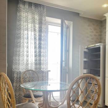 Продается 1-комнатная квартира, 42 м²