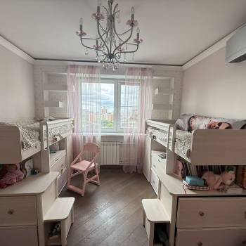 Продается Многокомнатная квартира, 102 м²