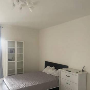 Продается 1-комнатная квартира, 40 м²