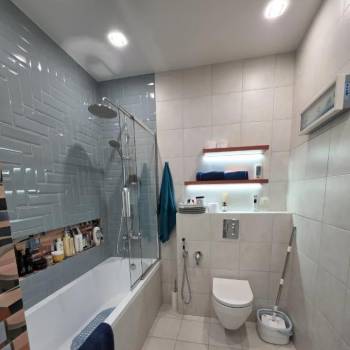 Продается 1-комнатная квартира, 48 м²