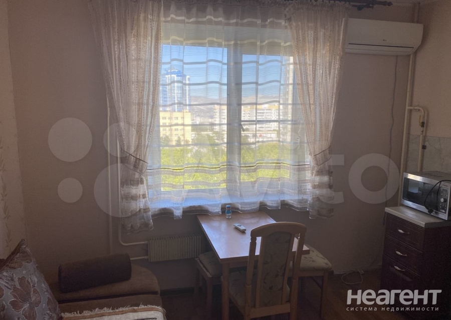 Сдается 1-комнатная квартира, 38 м²