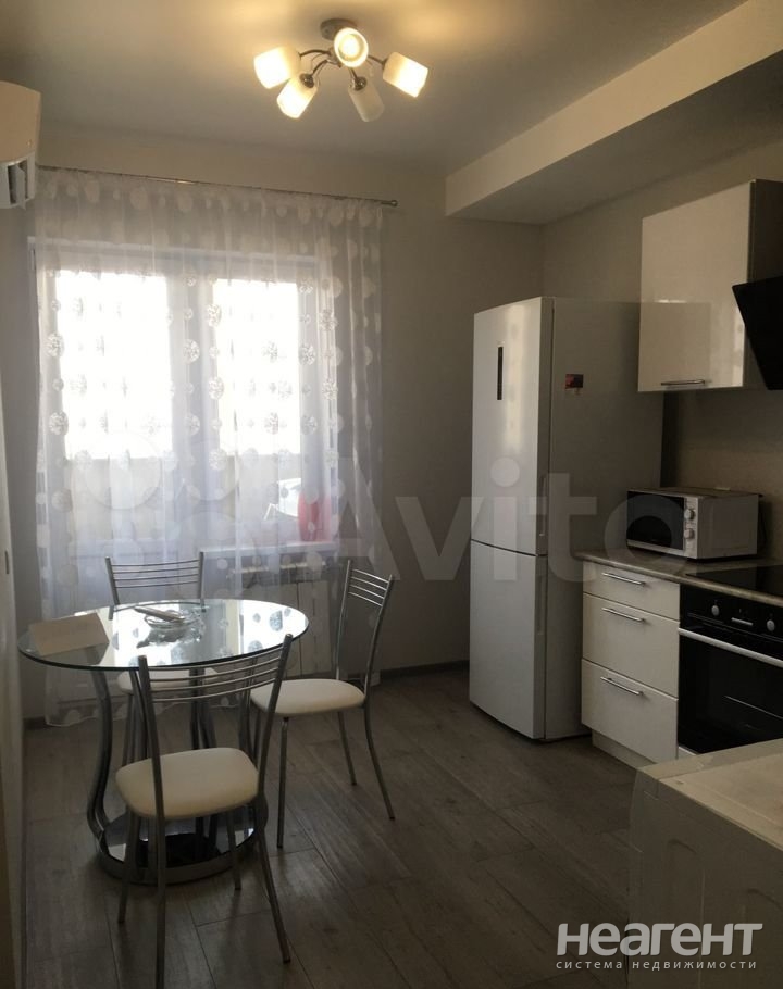 Сдается 1-комнатная квартира, 40 м²