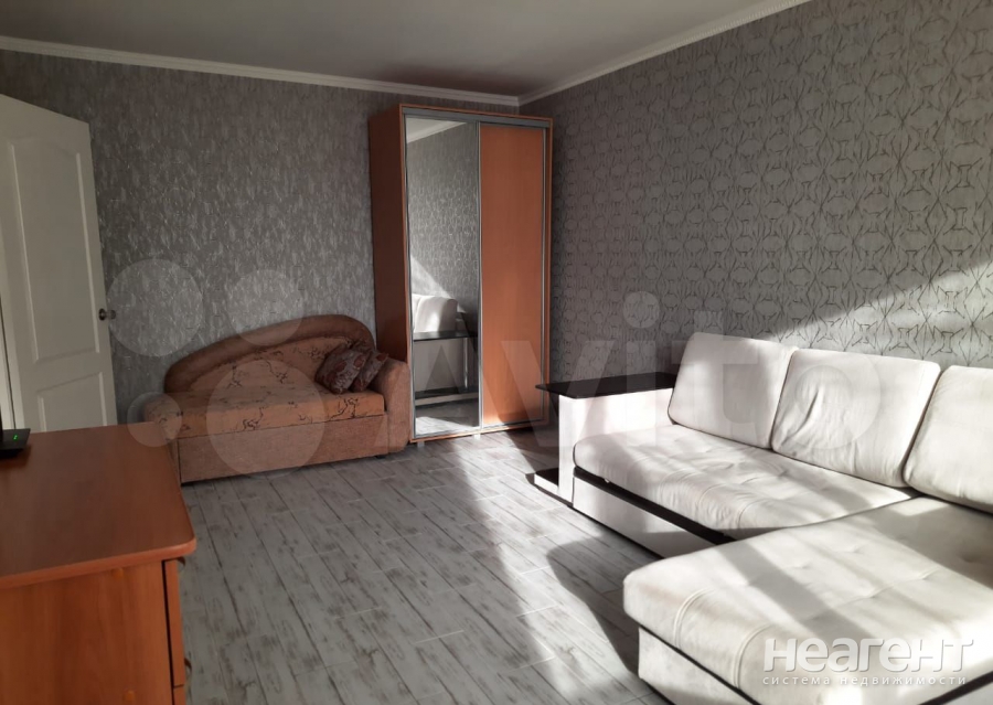 Сдается 1-комнатная квартира, 38 м²