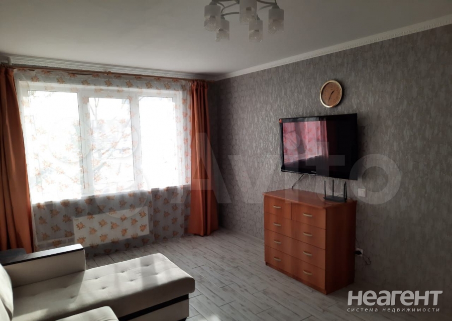 Сдается 1-комнатная квартира, 38 м²