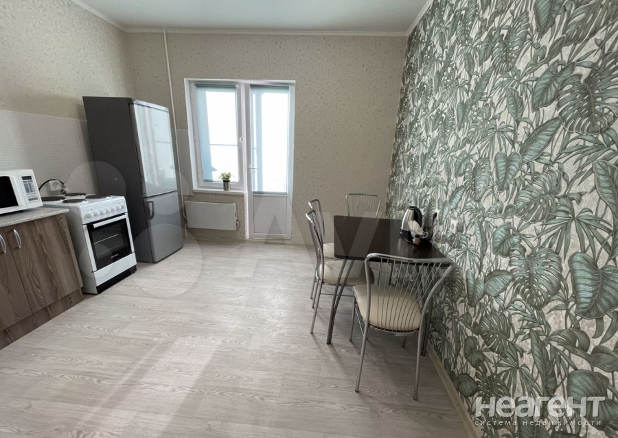 Сдается 1-комнатная квартира, 43 м²