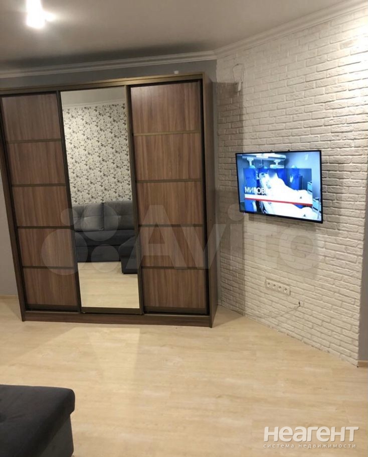 Сдается 1-комнатная квартира, 50 м²