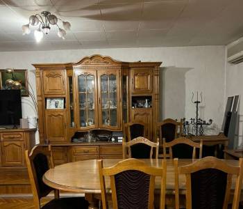 Продается Многокомнатная квартира, 140 м²